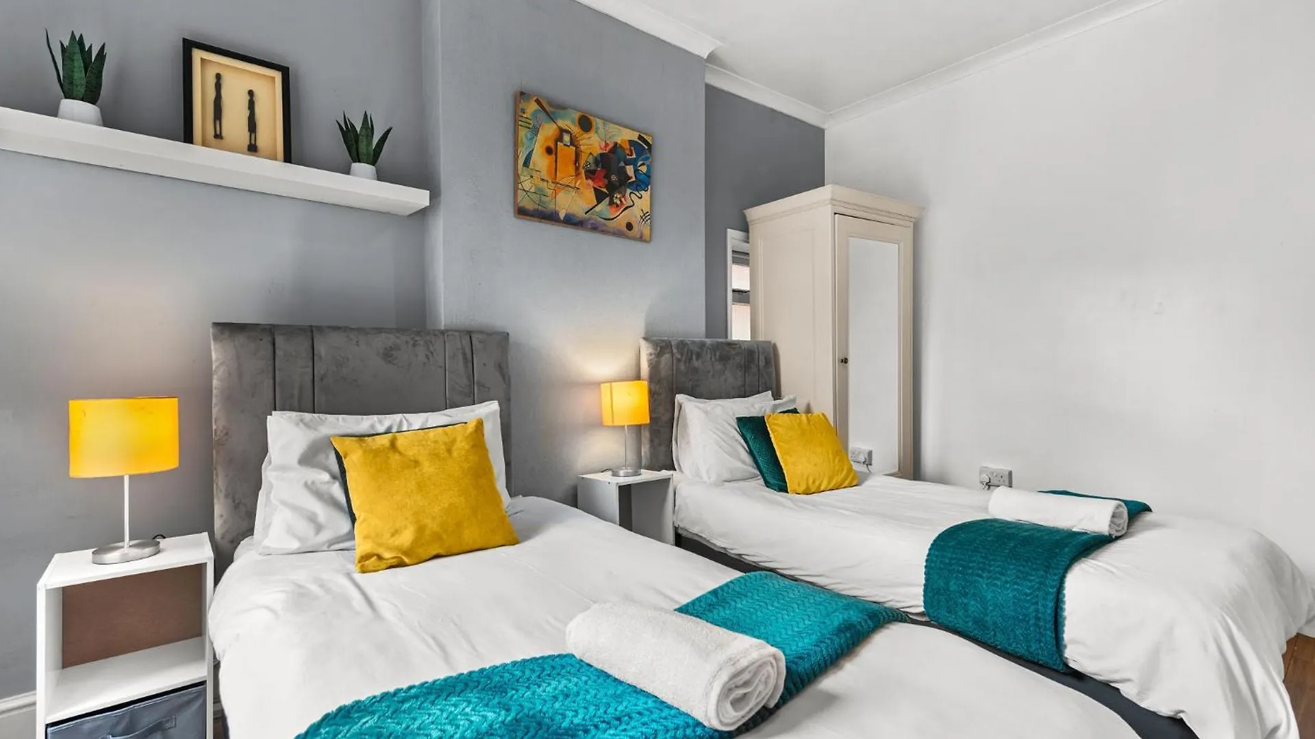 Hilltop Place Suites Near Meadowhall シェフィールド