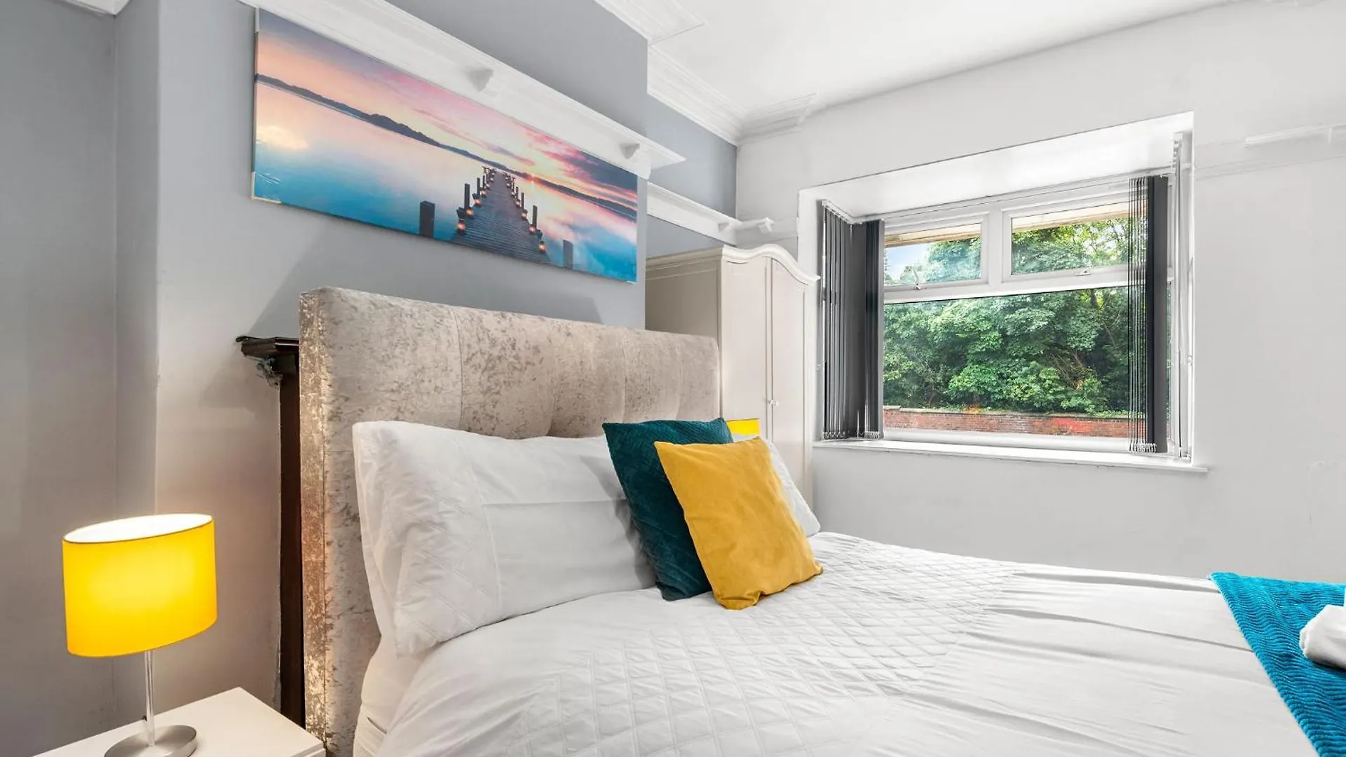 Hilltop Place Suites Near Meadowhall シェフィールド