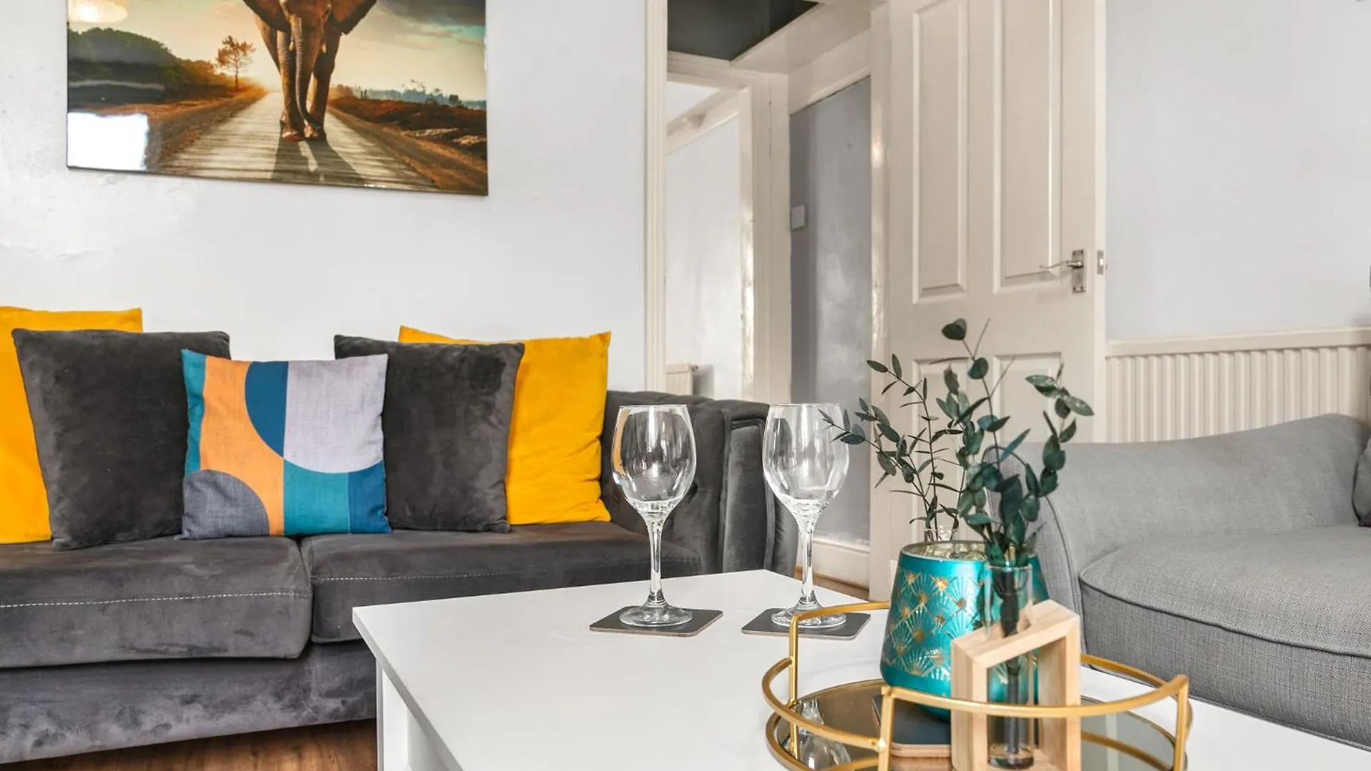 שפילד Hilltop Place Suites Near Meadowhall 0*,  בריטניה